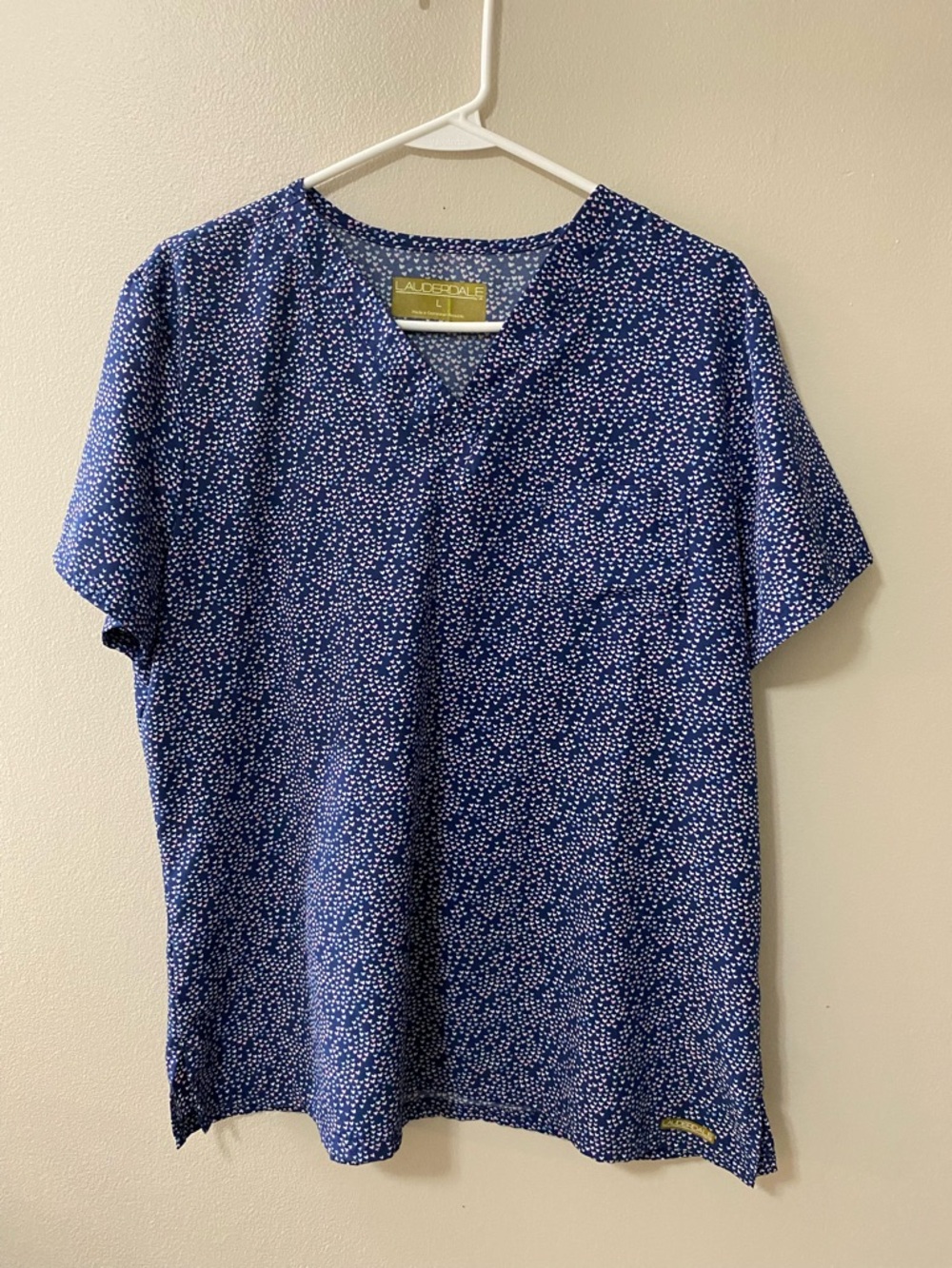 Lauderdale womens scrub top size large hearts navy blue short sleeve shirt